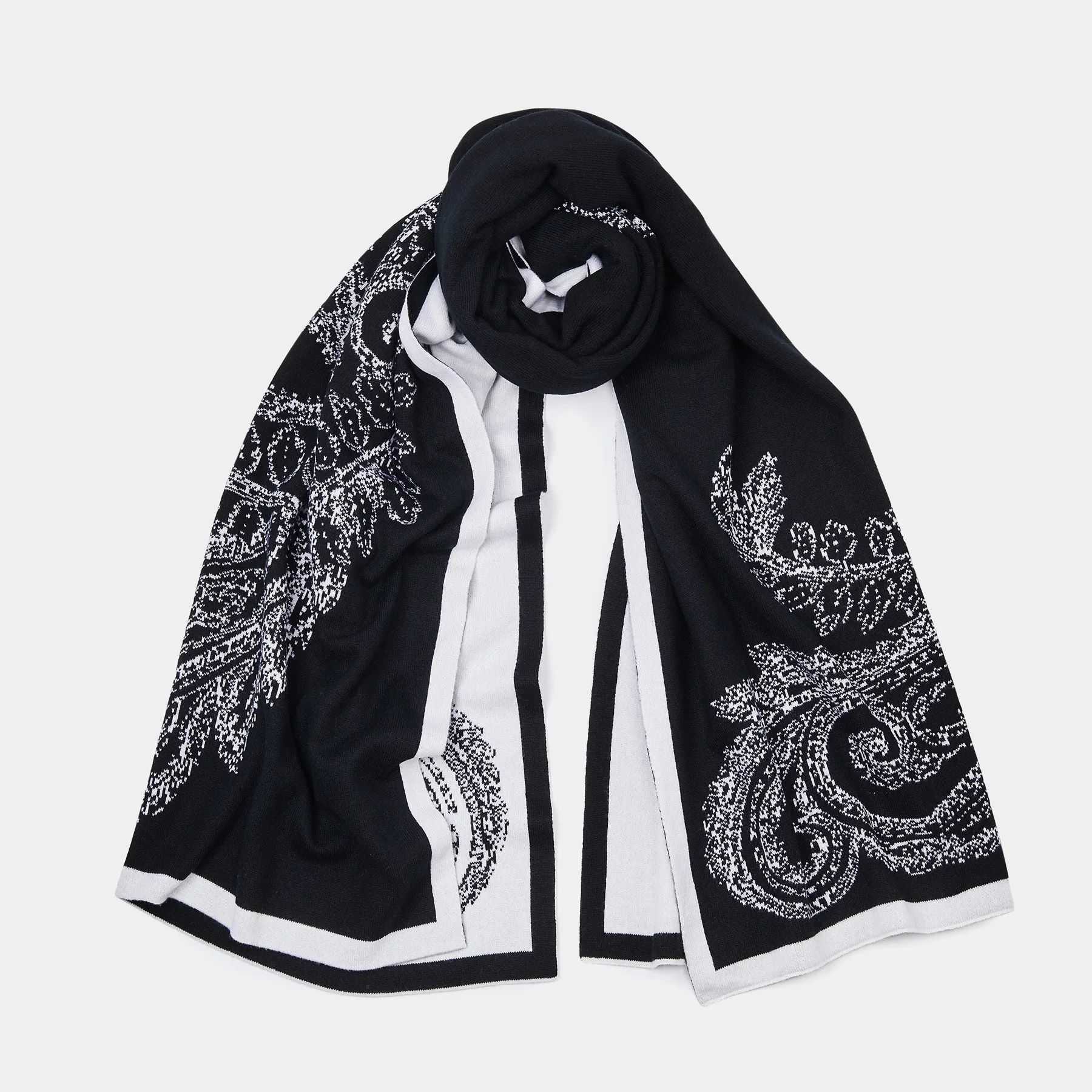 Cashmere Scarf Patterned in Black and White