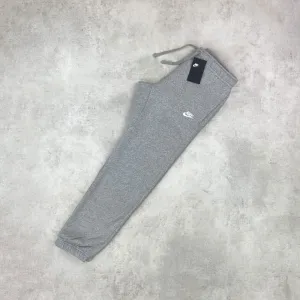 Nike Club Fleece Cuffed Joggers Grey