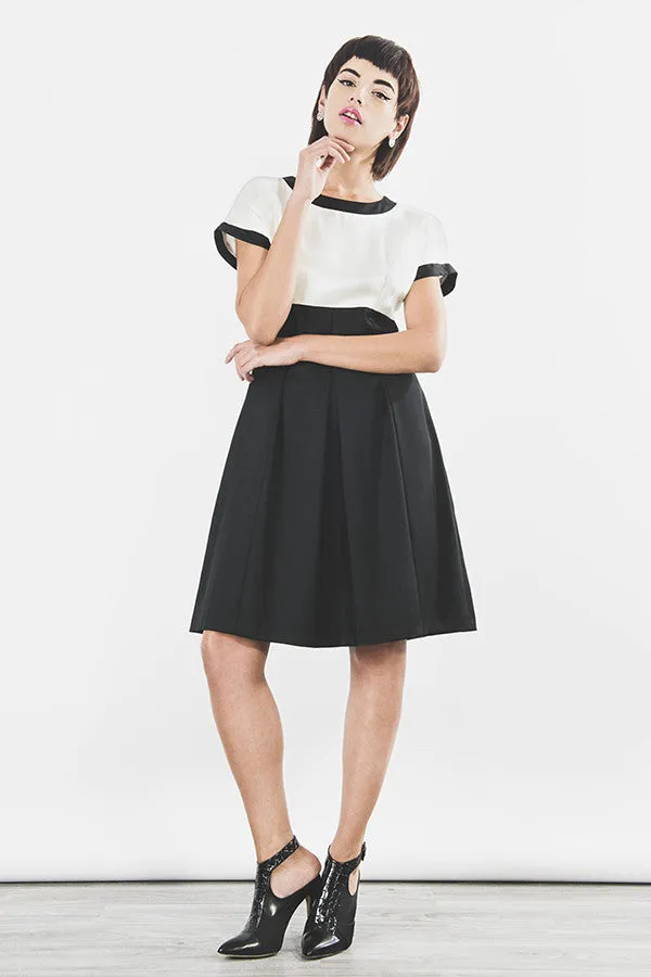 Outsider monochrome shift dress in black and off white