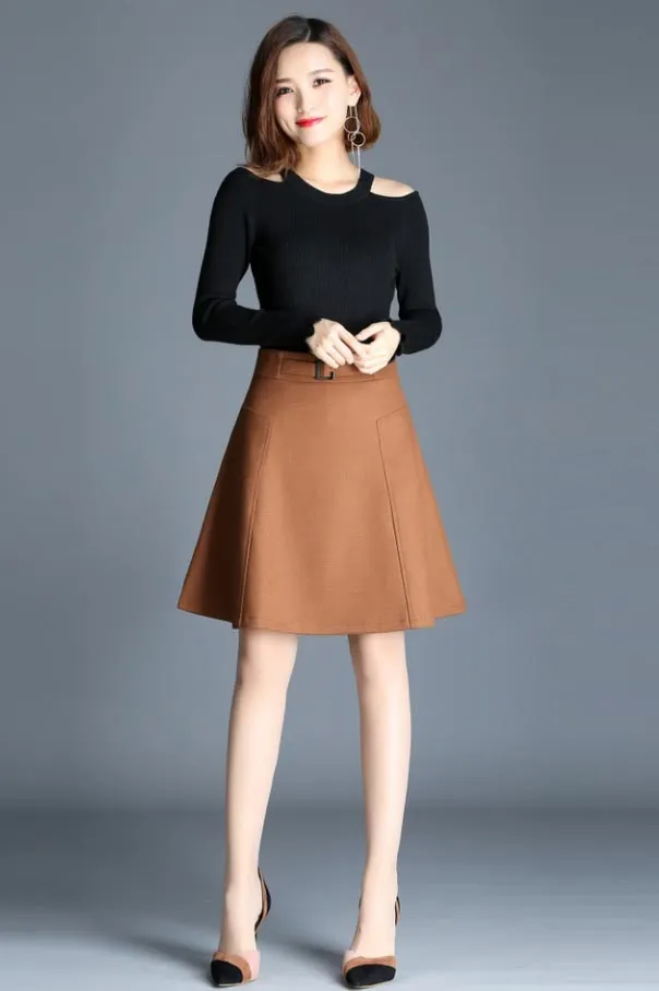 The new autumn/winter 2019 mid-length a-line skirt  S077