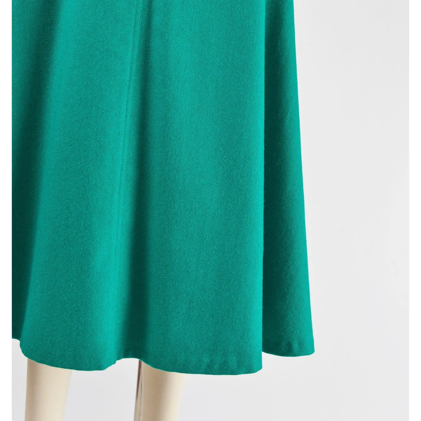 Vintage 80s Emerald Green Wool Skirt High Waisted Full Swing Fit Midi Skirt with Pockets size Medium