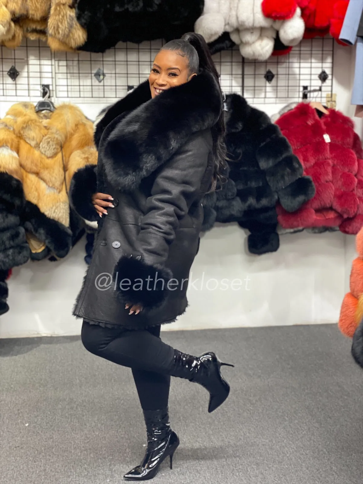 Women's Ari Sheepskin Coat With Fox