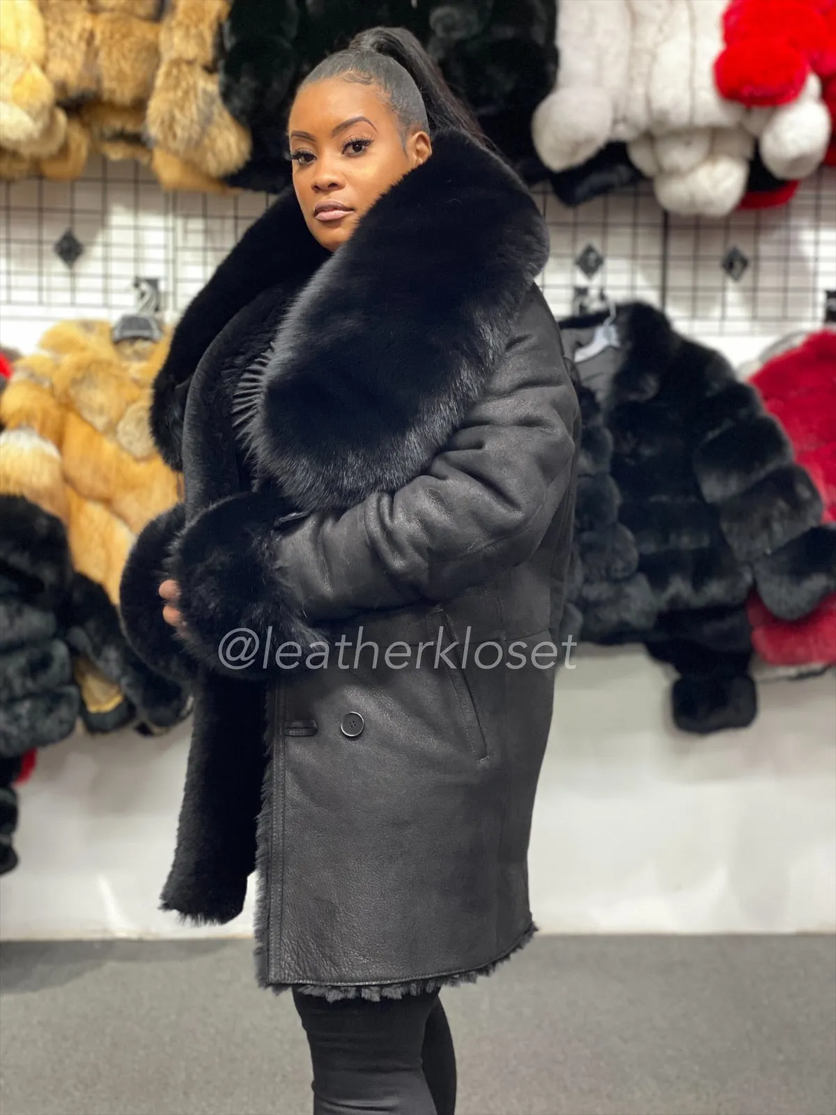 Women's Ari Sheepskin Coat With Fox